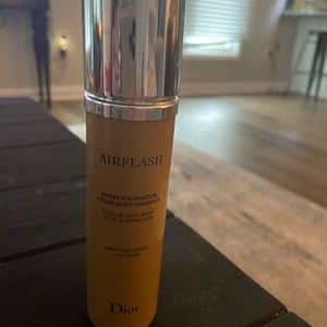 Doir air flash foundation! Never used. 411 warm